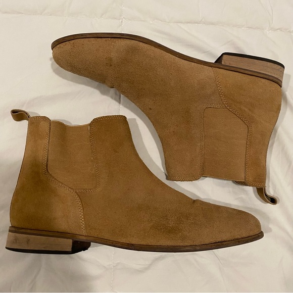 Urban Outfitters Other - Urban Outfitters Chelsea Boots